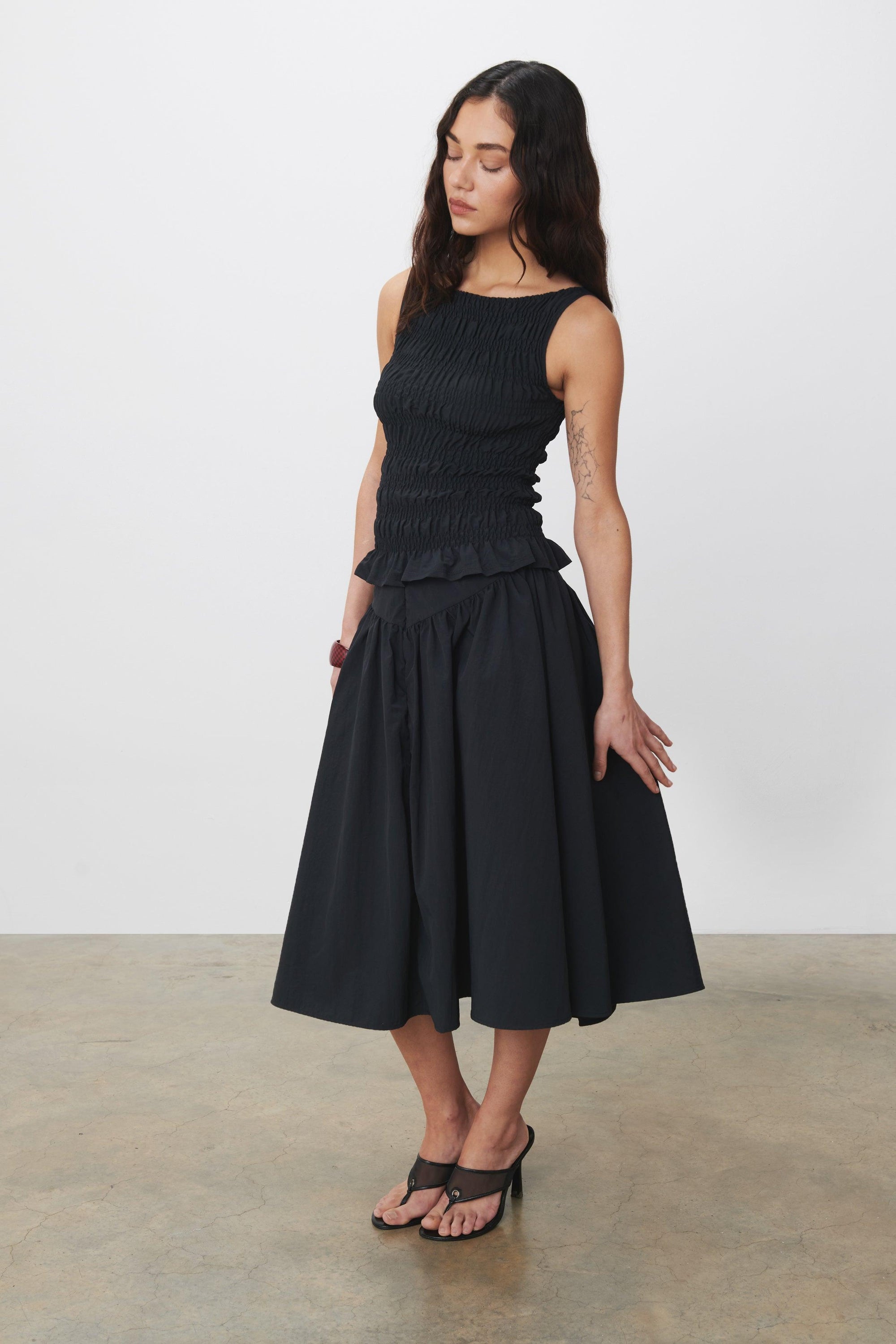 The Deba Midi Skirt, Onyx – Peachy Den