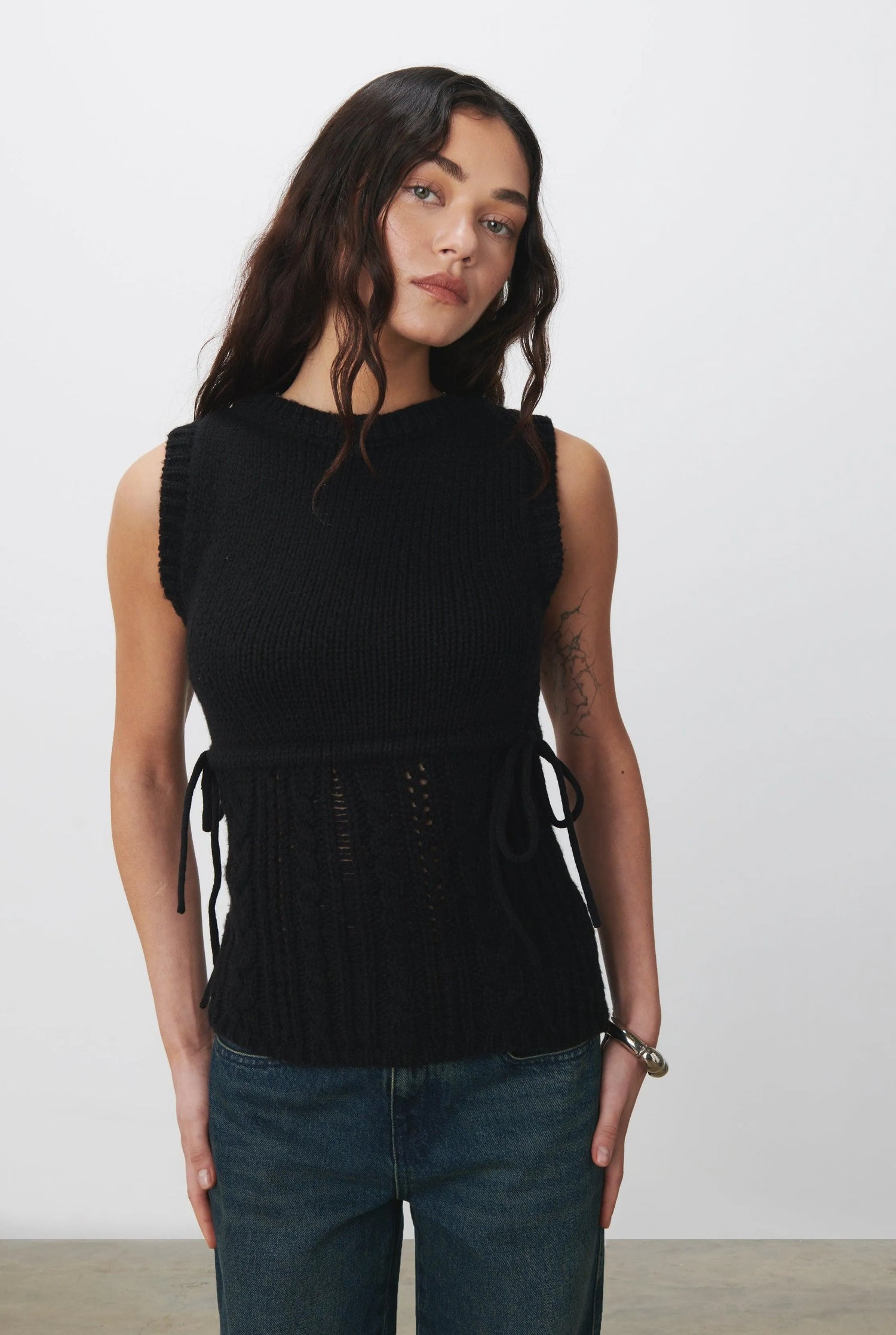 The Gabrielle Vest Knit, Ash - Peachy Den