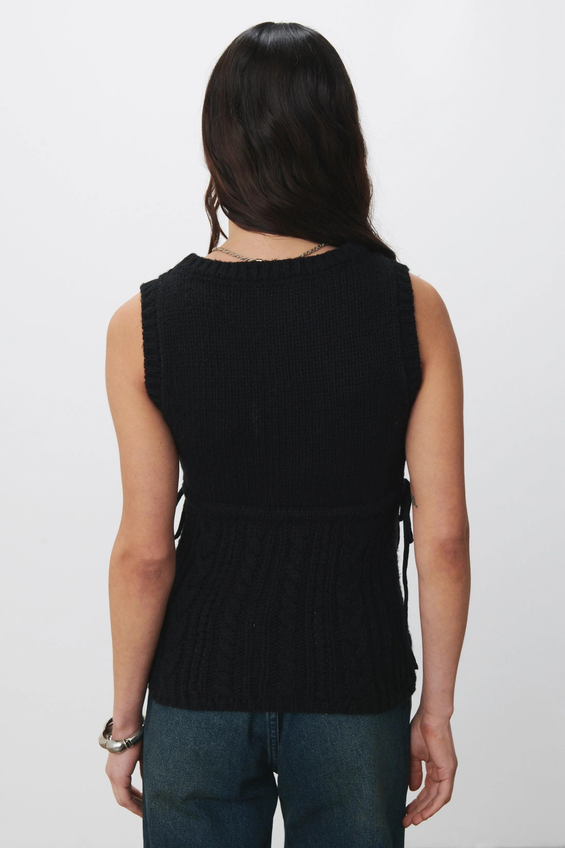 The Gabrielle Vest Knit, Ash - Peachy Den