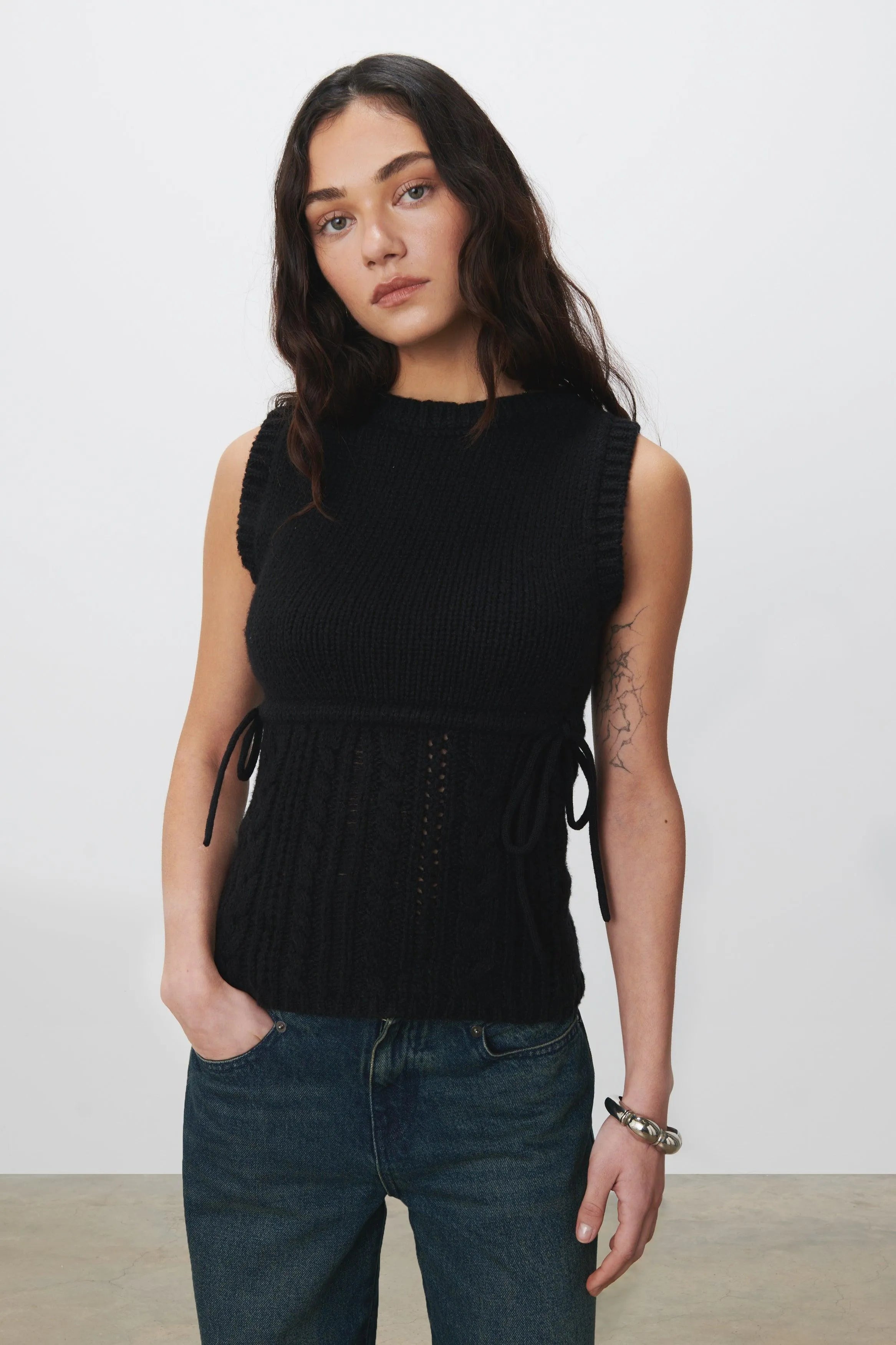 The Gabrielle Vest Knit, Ash - Peachy Den